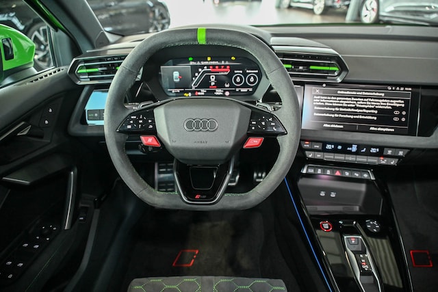 Audi RS3 Quattro S-Tronic Sedan