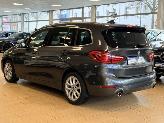 BMW 220 220d Advantage pakket