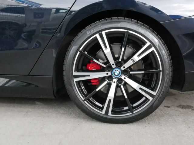 BMW i5 eDrive40