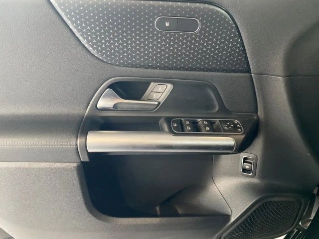 Mercedes-Benz B 200 Progressive Sedan