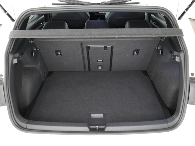 Volkswagen Golf 1.5 eTSI DSG Golf VIII R-Line