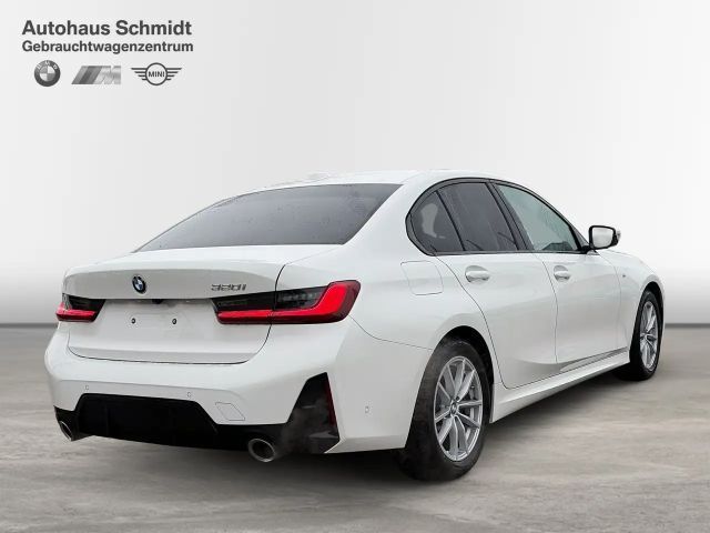 BMW 320 320i M-Sport Sedan