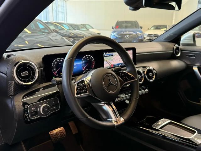 Mercedes-Benz CLA 180 Coupé Progressive