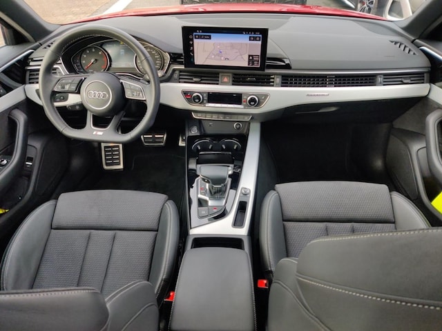 Audi A4 40 TFSI Avant Quattro S-Line S-Tronic