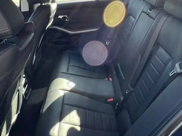 BMW 320 320e Advantage pakket