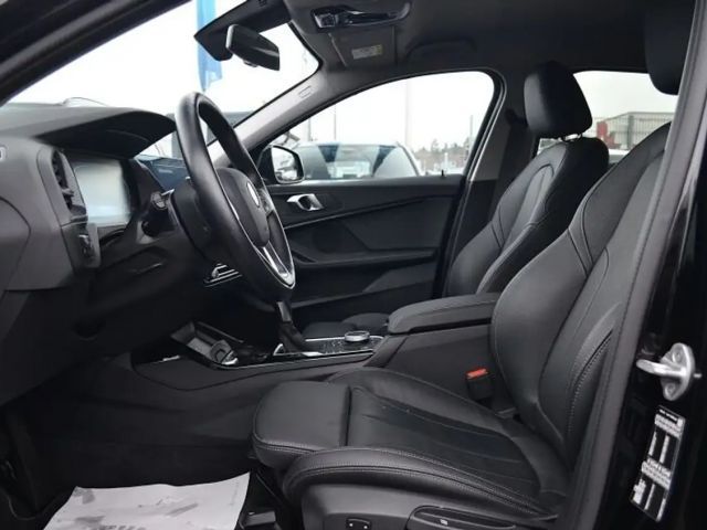 BMW 118 118i Sedan Sport Line