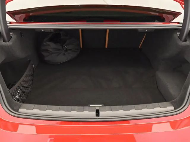 BMW 330 330e Sedan xDrive