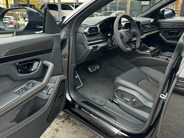 Lamborghini Urus SE *Akrapovic*Carbon-Paket*23"*B&O*Pano*