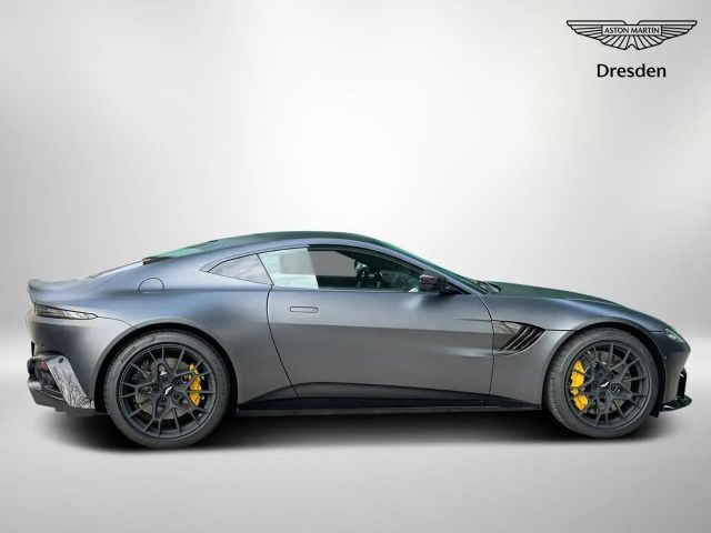 Aston Martin V8 V8