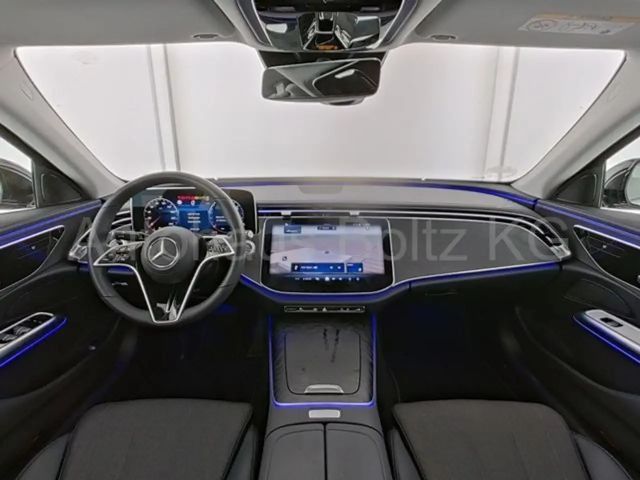 Mercedes-Benz E 200 Sedan