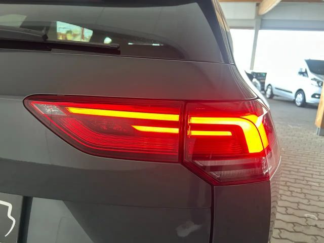 Volkswagen Golf Life Variant