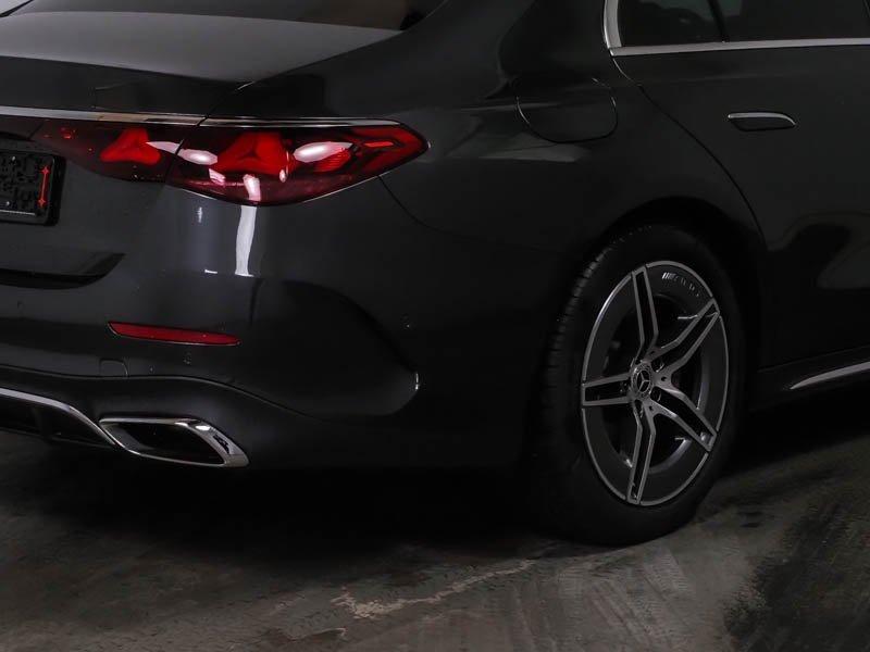 Mercedes-Benz E 200 AMG Line Sedan