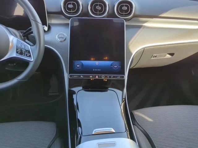 Mercedes-Benz C 200 C 200 d Sedan