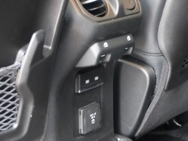 Jeep Wrangler Sahara