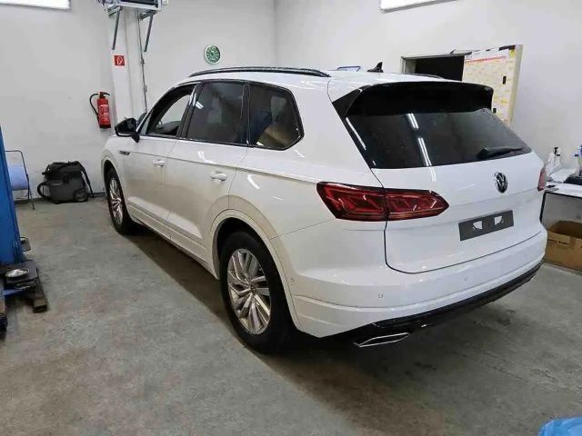 Volkswagen Touareg 4Motion R-Line Style