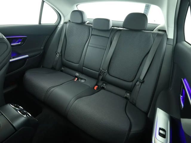 Mercedes-Benz C 200 AVANTGARDE Sedan