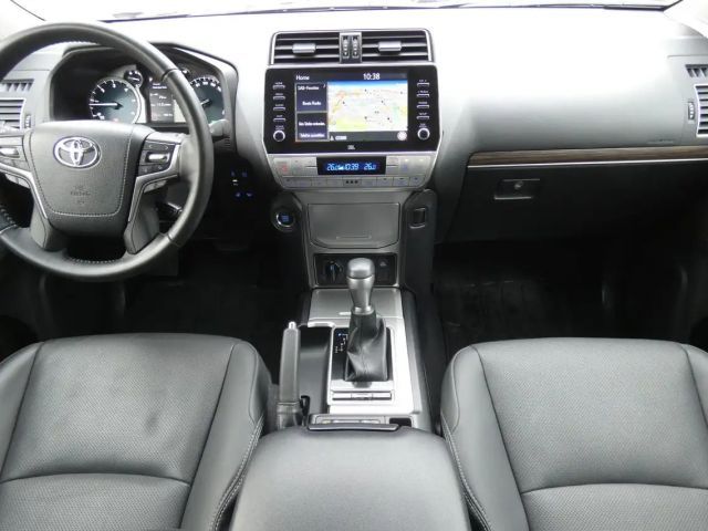 Toyota Land Cruiser 2.8 "Executive" #4WD #AHK #LEDER #JBL #SHZ