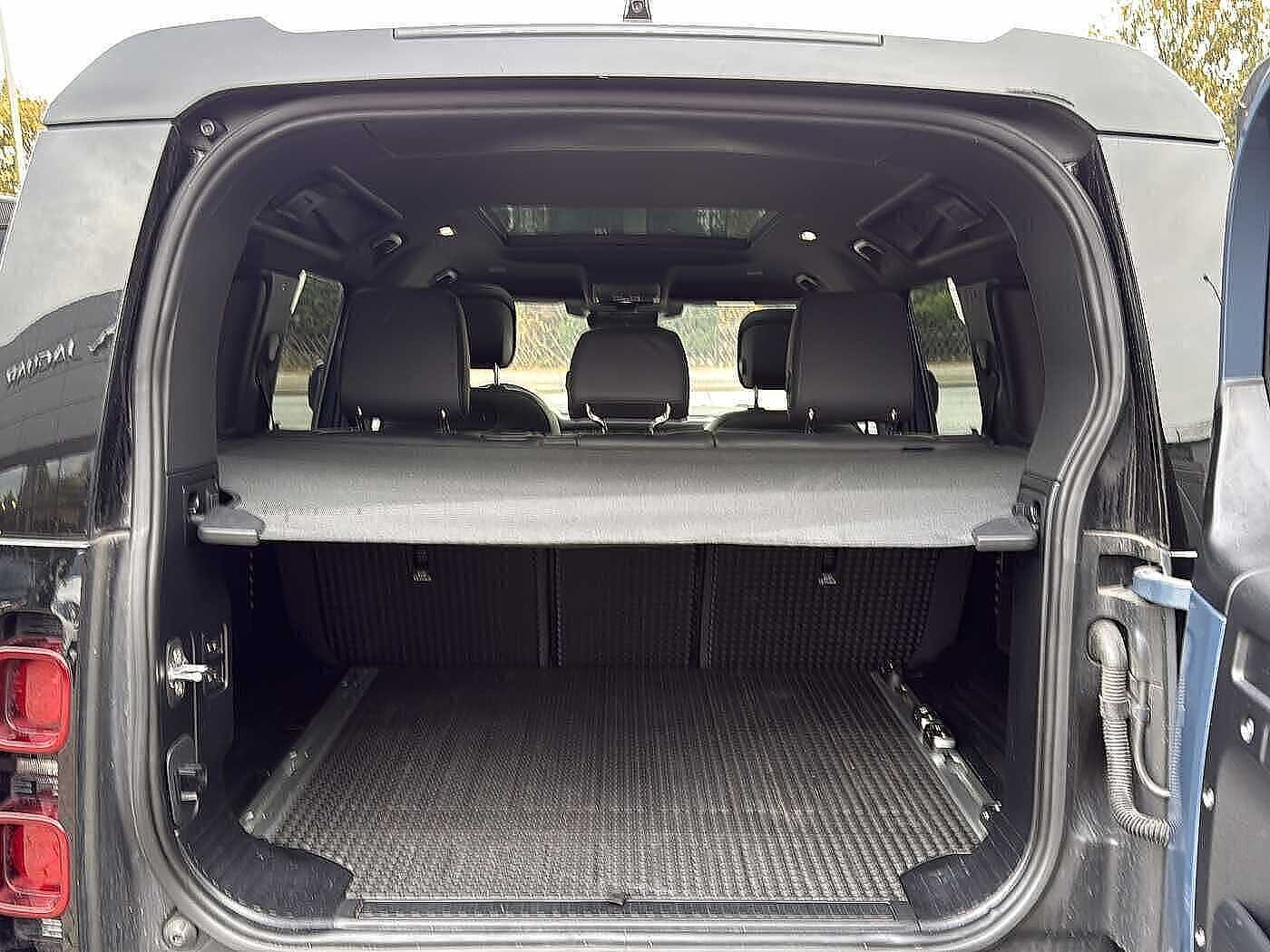 Land Rover Defender 110 Dynamic HSE