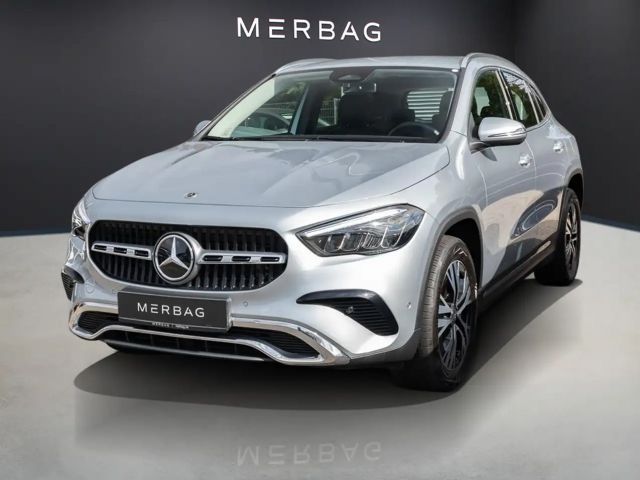 Mercedes-Benz GLA 180 W-Paket ParkAss. LED SpurH el.Heck LM