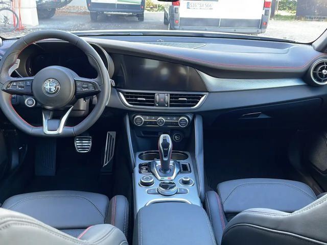 Alfa Romeo Giulia Q4