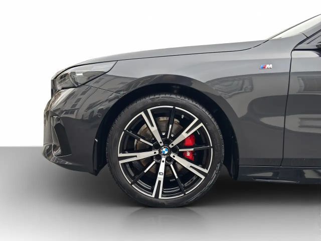 BMW 520 520d M-Sport Sedan