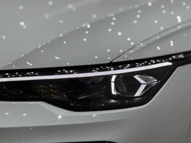 Volkswagen Golf 1.5 TSI R-Line