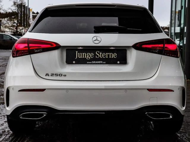 Mercedes-Benz A 250 A 250 e AMG Line