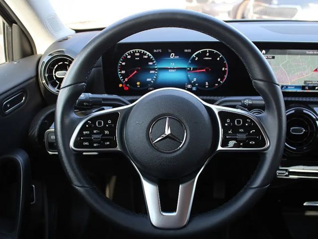 Mercedes-Benz A 180 A 180 d