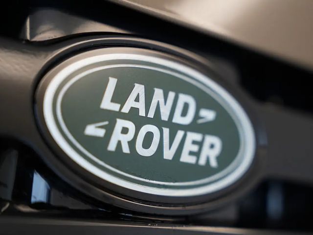 Land Rover Defender 110 D300 Dynamic HSE