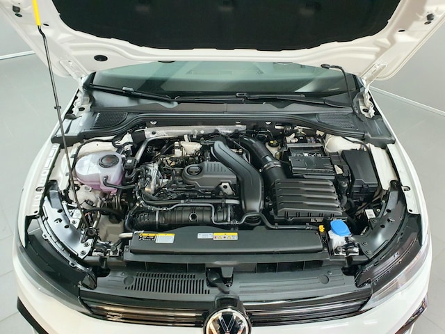Volkswagen Golf 1.5 eTSI DSG R-Line