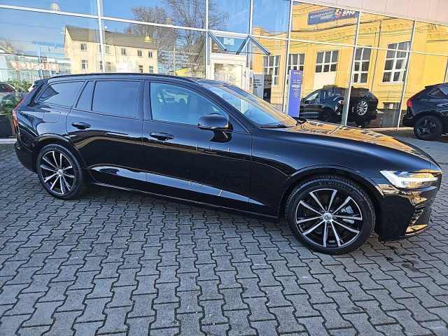 Volvo V60 AWD Dark Plus T6