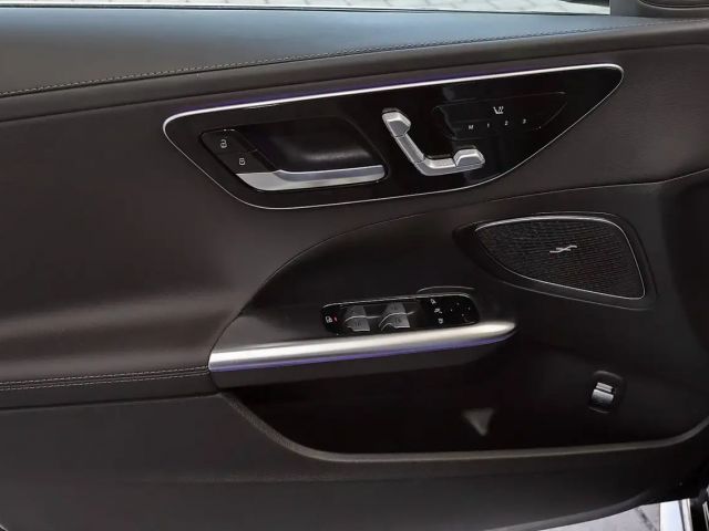 Mercedes-Benz C 200 AMG Line Sedan