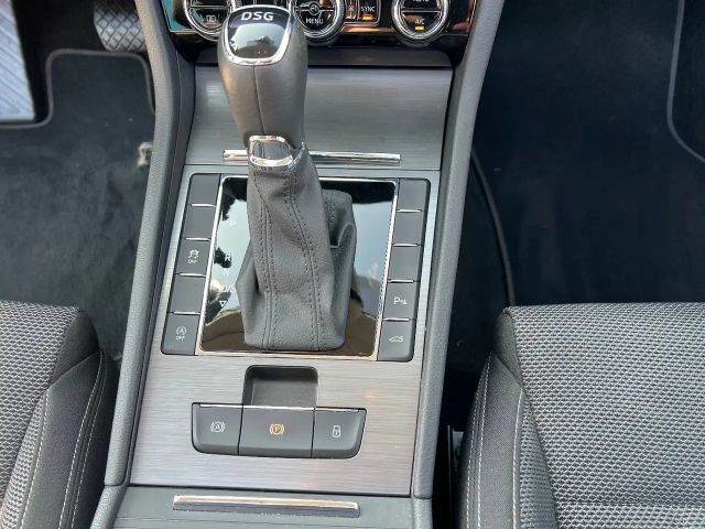 Skoda Superb 2.0 TDI Combi Style Style