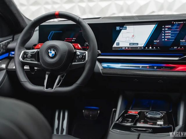 BMW M5 Touring PANORAMA AHK B&W COMFORT-PAKET ALLBLACK