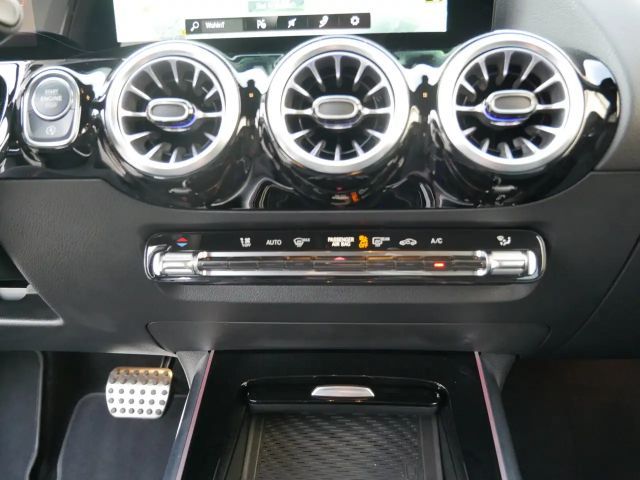 Mercedes-Benz GLA 200 AMG Line