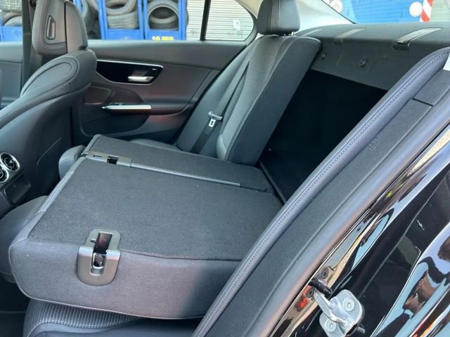 Mercedes-Benz C 180 AVANTGARDE Sedan