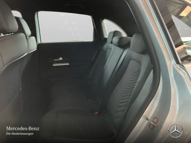 Mercedes-Benz B 220 4MATIC Progressive Sedan