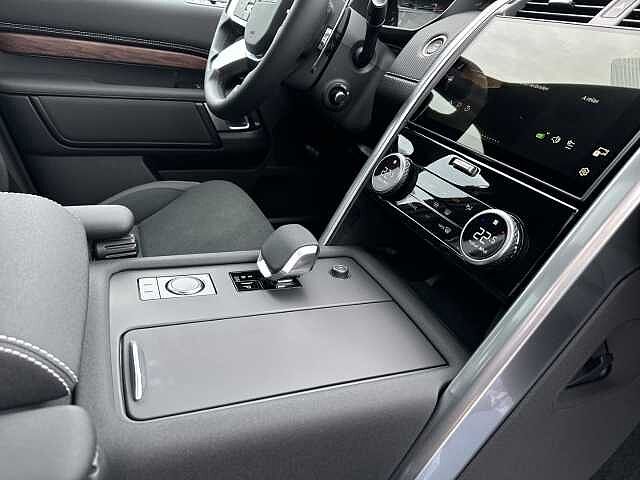 Land Rover Discovery D300 Dynamic SE