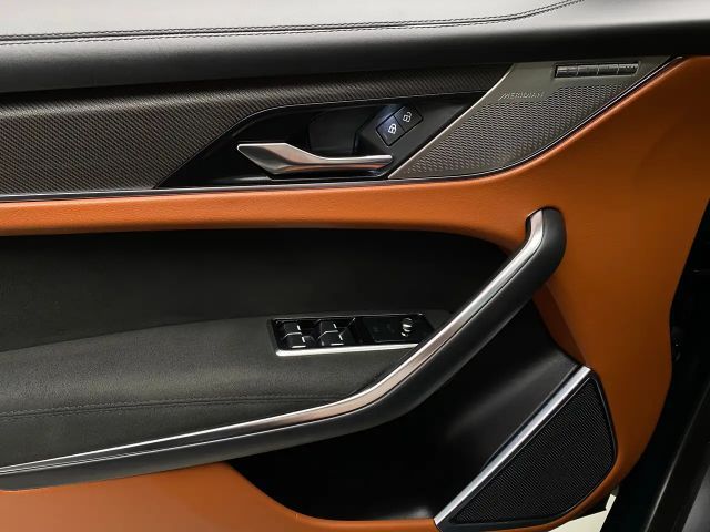 Jaguar F-Pace AWD SVR