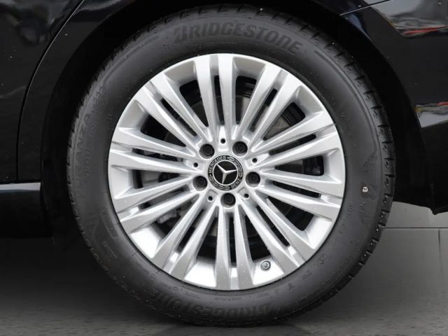 Mercedes-Benz C 180 Sedan