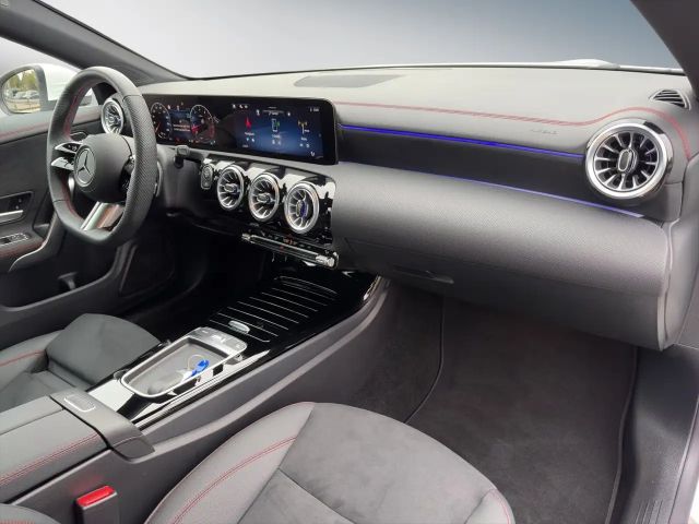 Mercedes-Benz CLA 200 AMG Line Shooting Brake