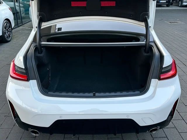 BMW 320 320d M-Sport Sedan