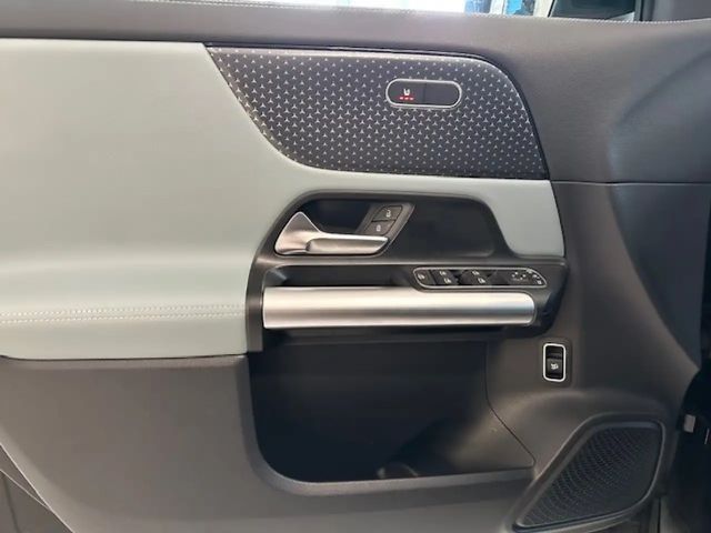 Mercedes-Benz GLA 200 Modelljahr2025+Night+Fondsitze verstellbar+AHK+DIS