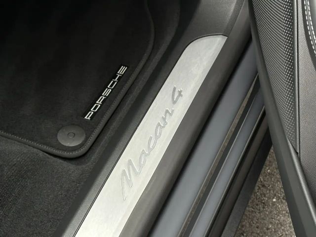 Porsche Macan 4