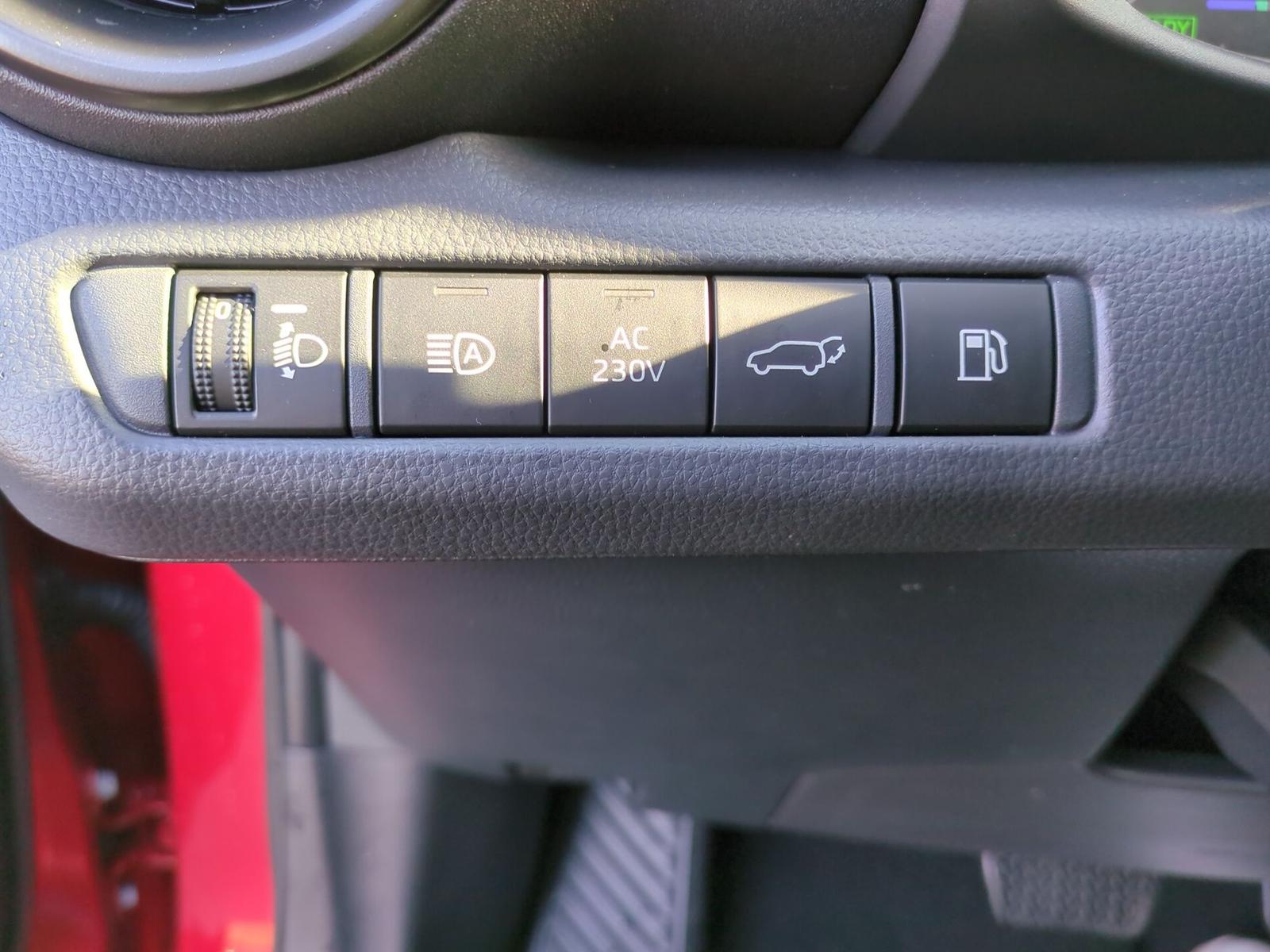 Toyota C-HR Plug-in Team D