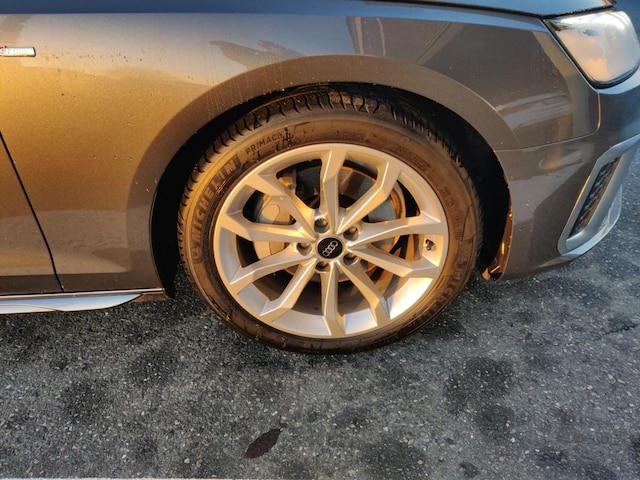 Audi A4 40 TFSI Avant Quattro S-Line S-Tronic