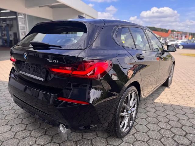 BMW 120 120i Sedan Sport Line