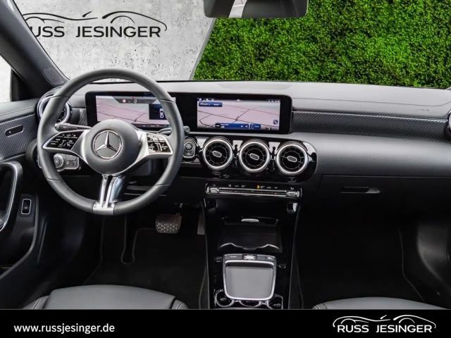 Mercedes-Benz CLA 180 Coupé Progressive