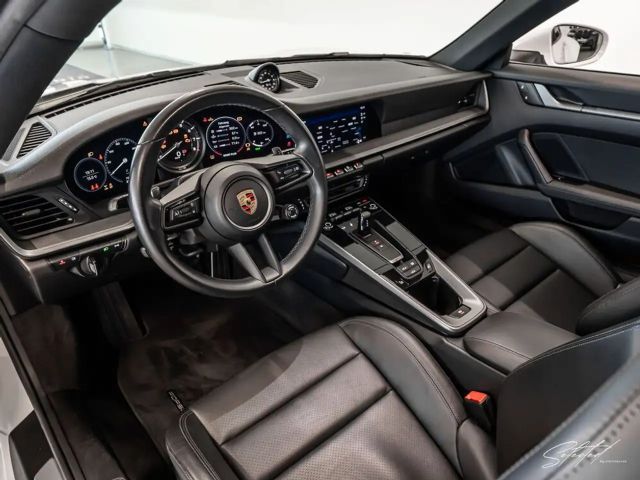 Porsche 911 4 Carrera Coupé