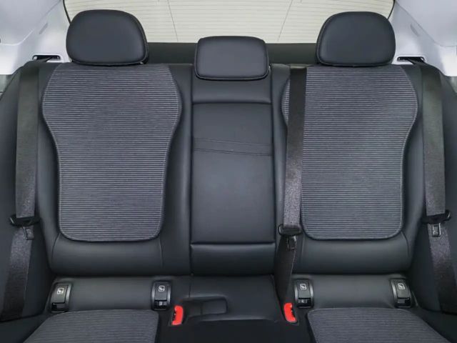 Mercedes-Benz C 200 4MATIC AVANTGARDE Sedan